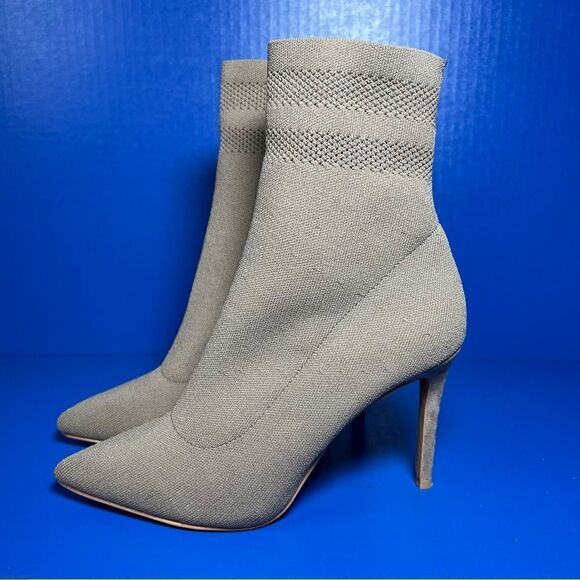 Steve Madden Womens Cookie Sock Stiletto Heels in Dark Taupe 6.5M - Picture 3 of 10